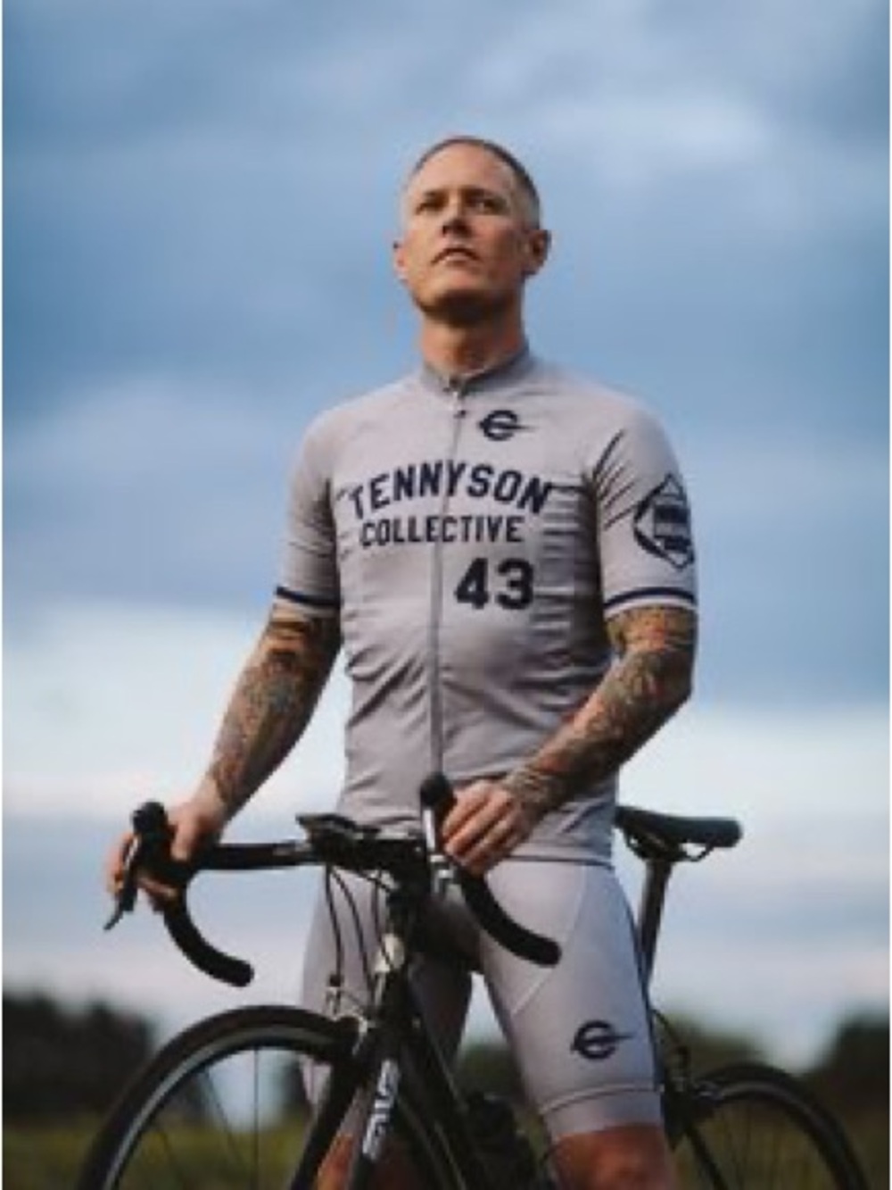 Tennyson Collective Men’s Short Sleeve Cycling Jersey Gray - Size Medium